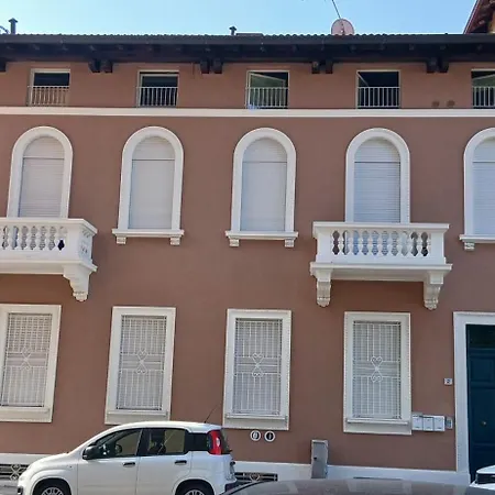 La Casa Rosa 3*